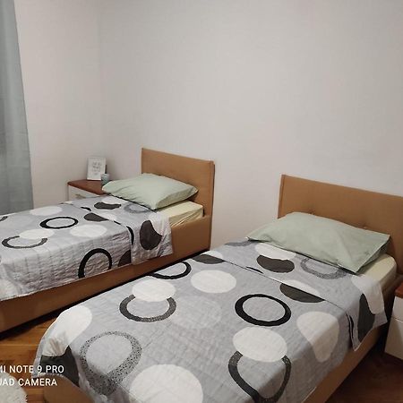 Apartment Adriana มาคาร์สกา ภายนอก รูปภาพ